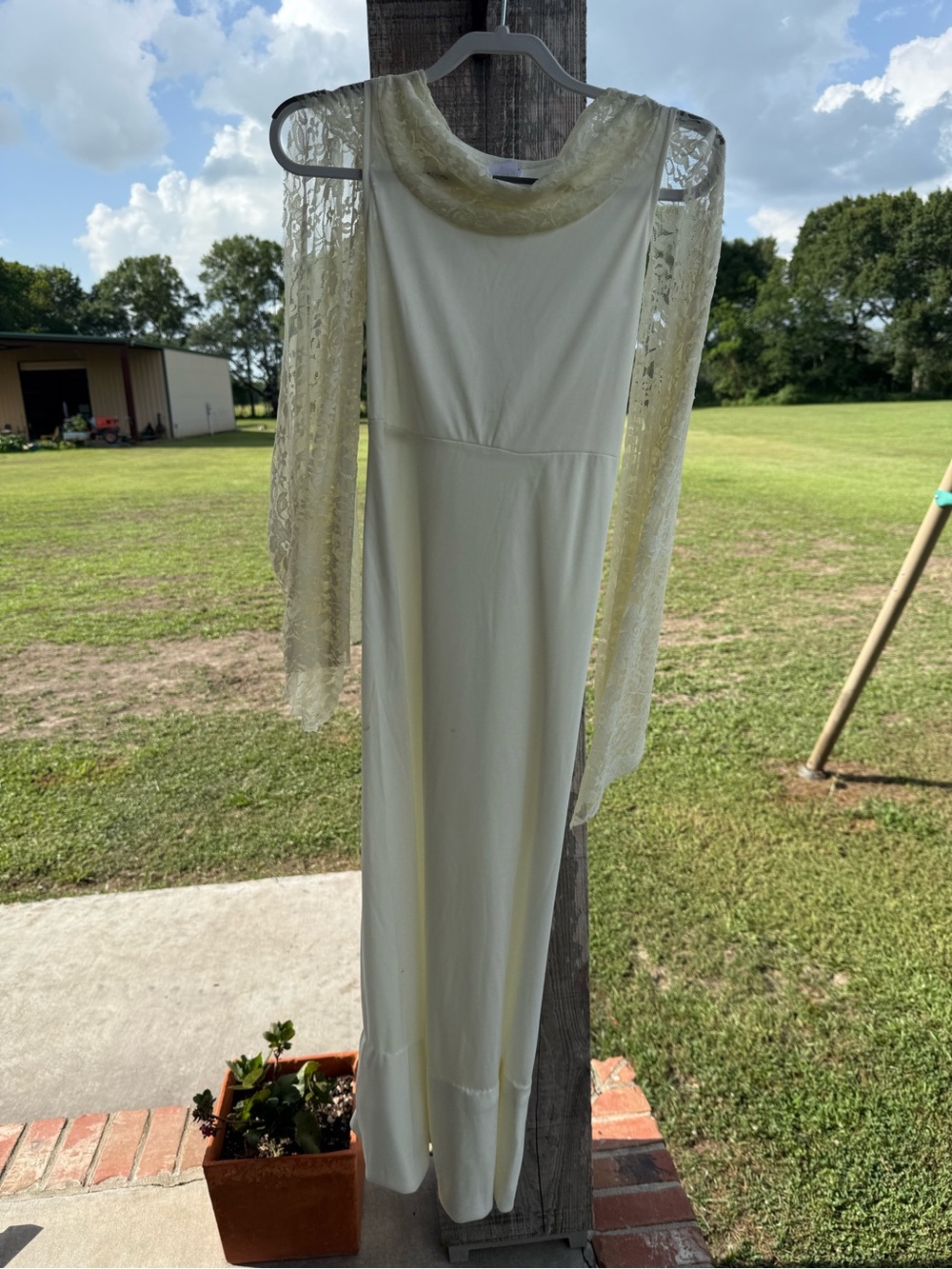 Spirit Cream Lace-Sleeve Maxi Dress